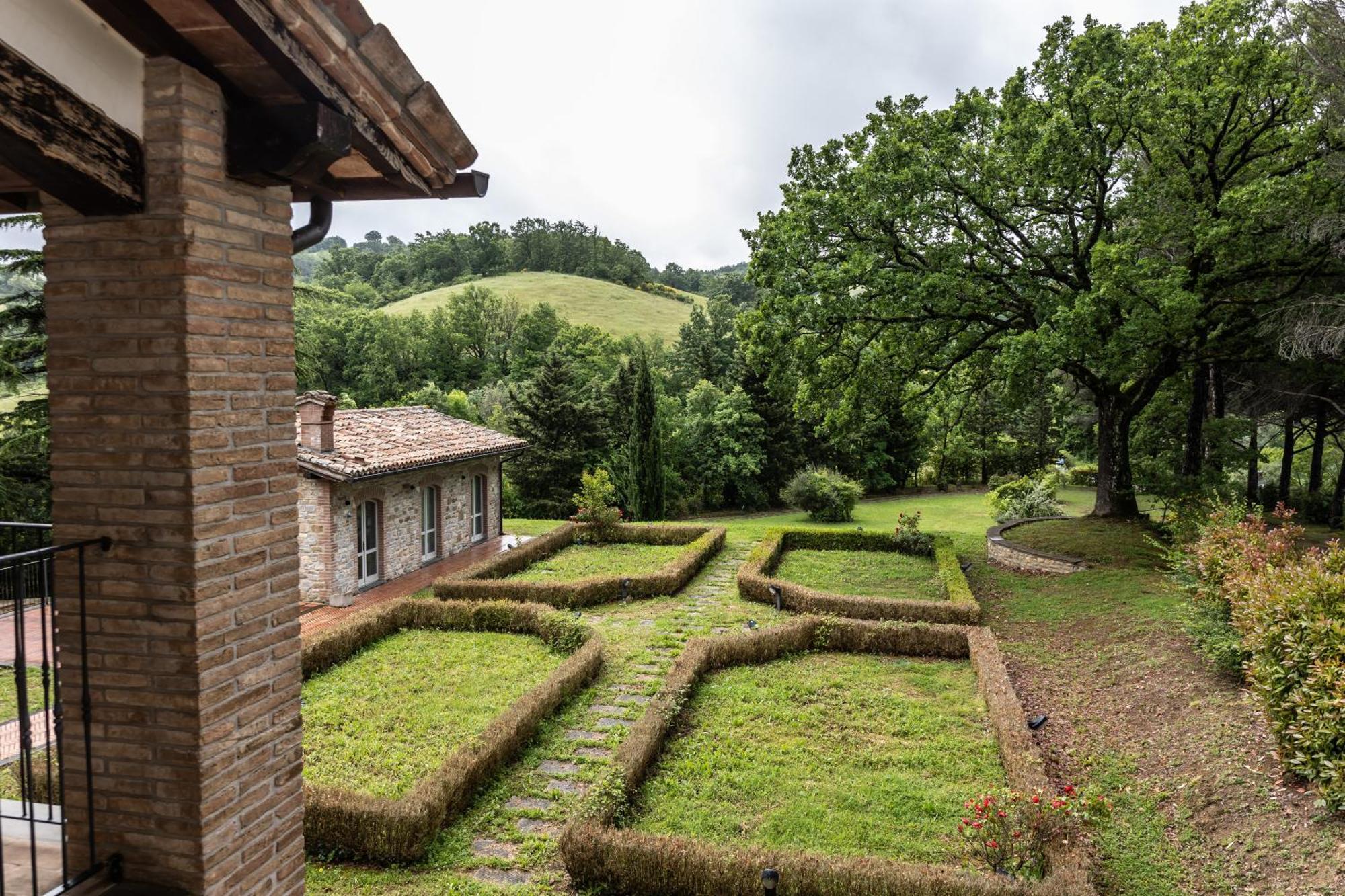 Tenuta Borgo San Michele 구비오 외부 사진
