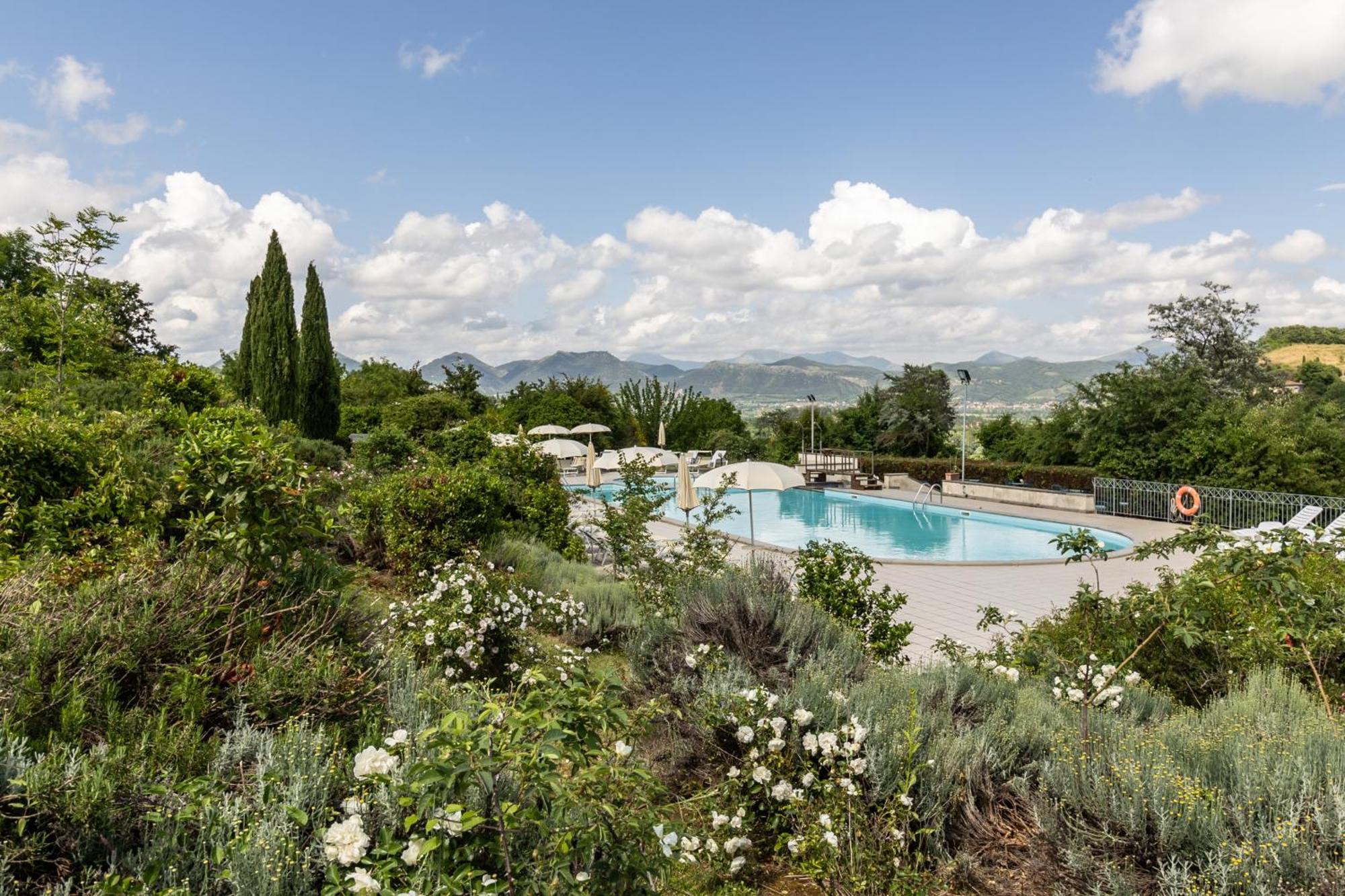 Tenuta Borgo San Michele 구비오 외부 사진