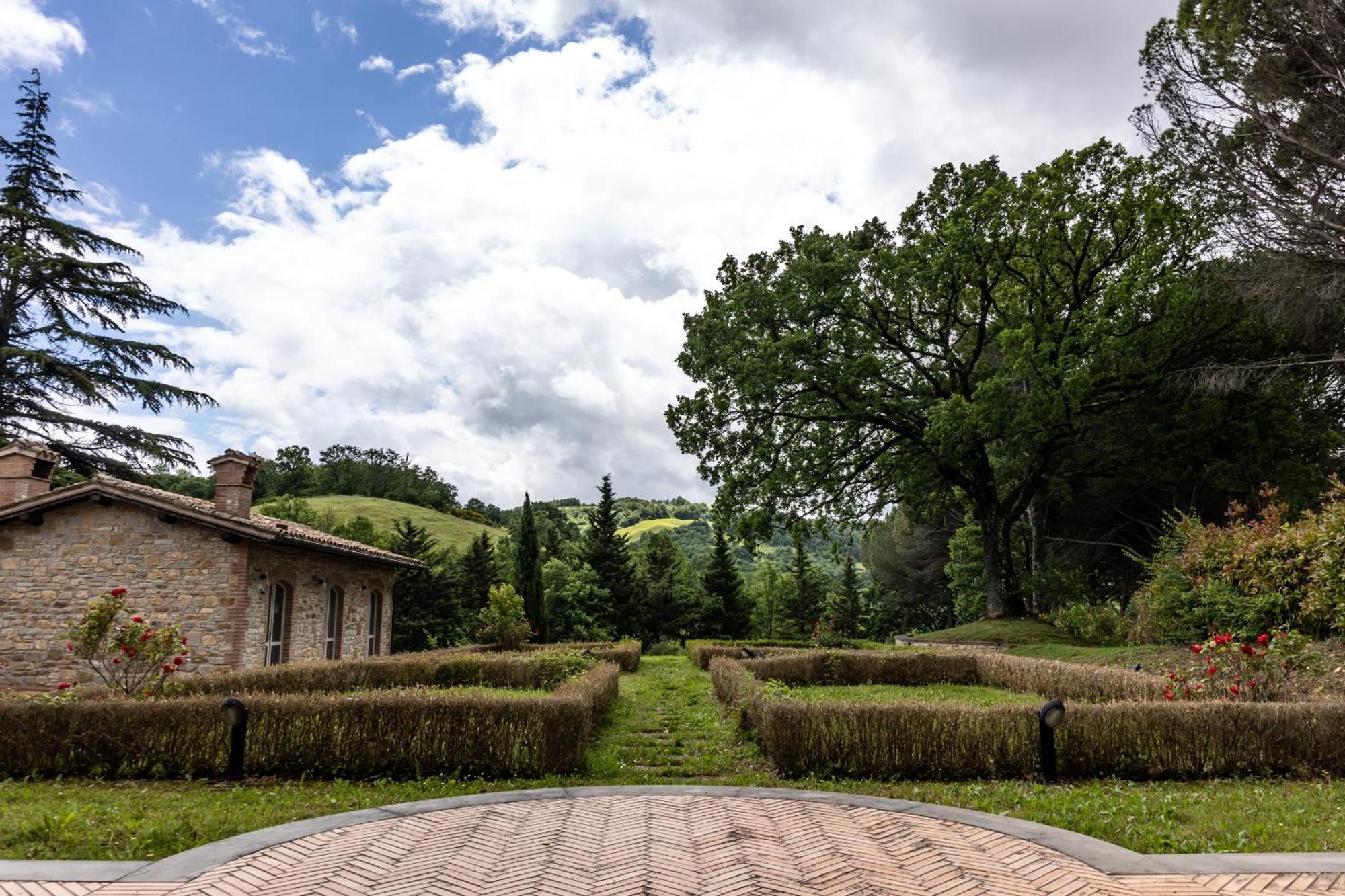 Tenuta Borgo San Michele 구비오 외부 사진