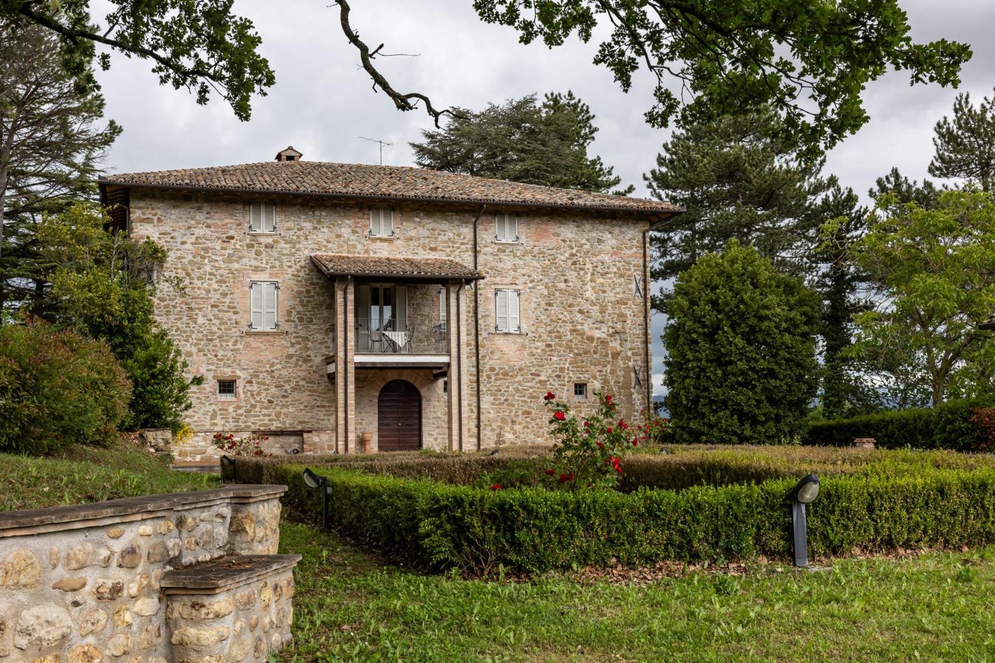 Tenuta Borgo San Michele 구비오 외부 사진
